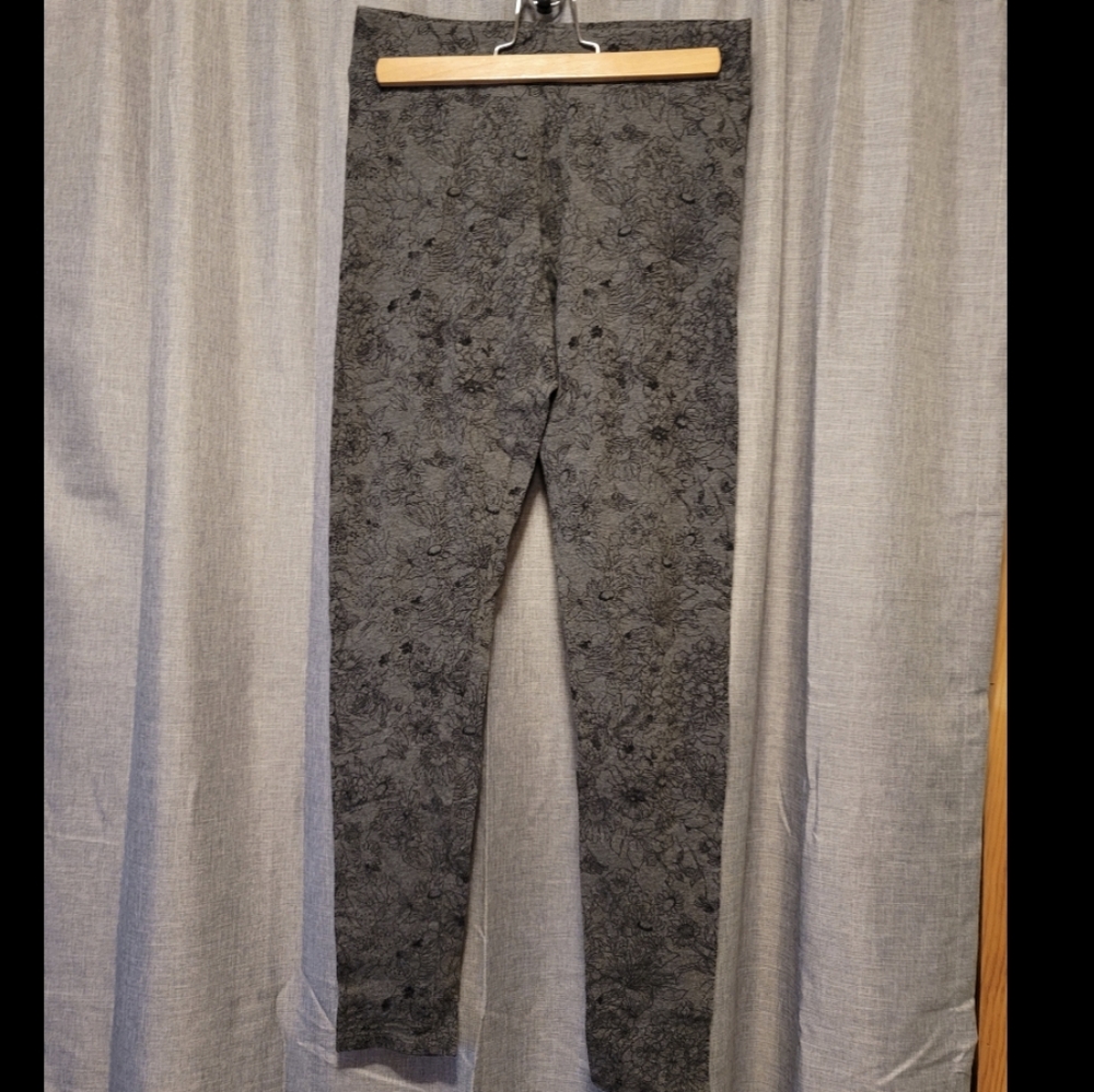 Mossimo gray floral leggings
